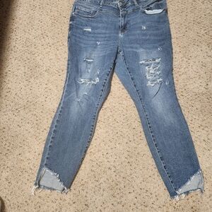 Judy Blue Distressed Ankle Jeans in Blue